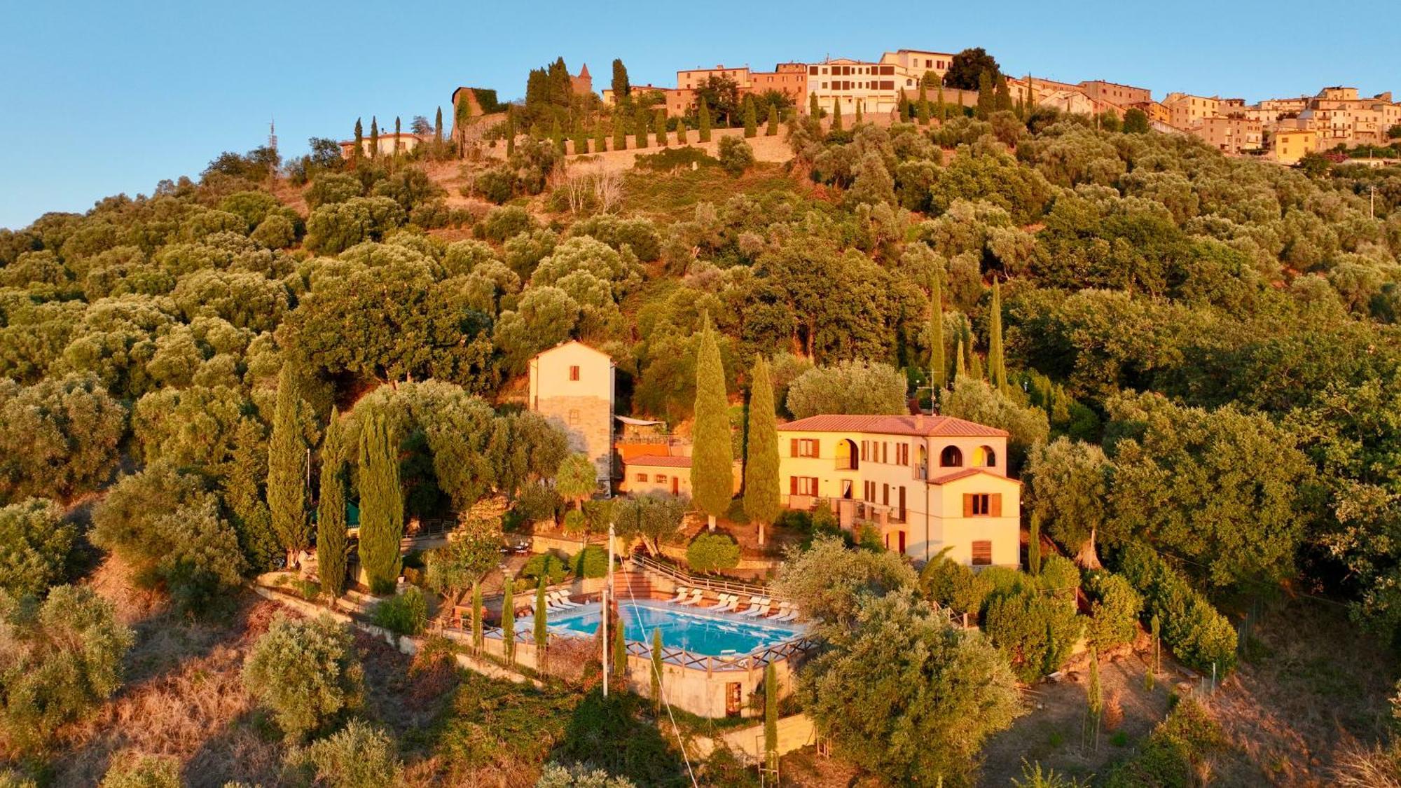 Madonna Del Poggio Cav Aparthotel Scarlino Buitenkant foto