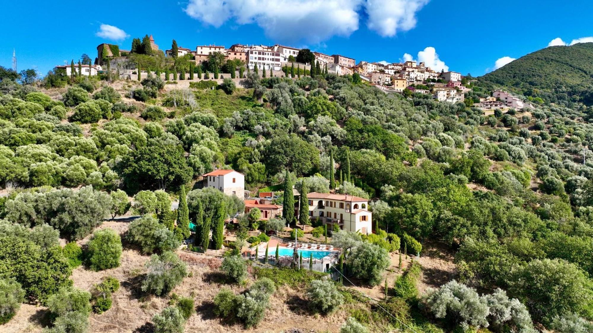 Madonna Del Poggio Cav Aparthotel Scarlino Buitenkant foto