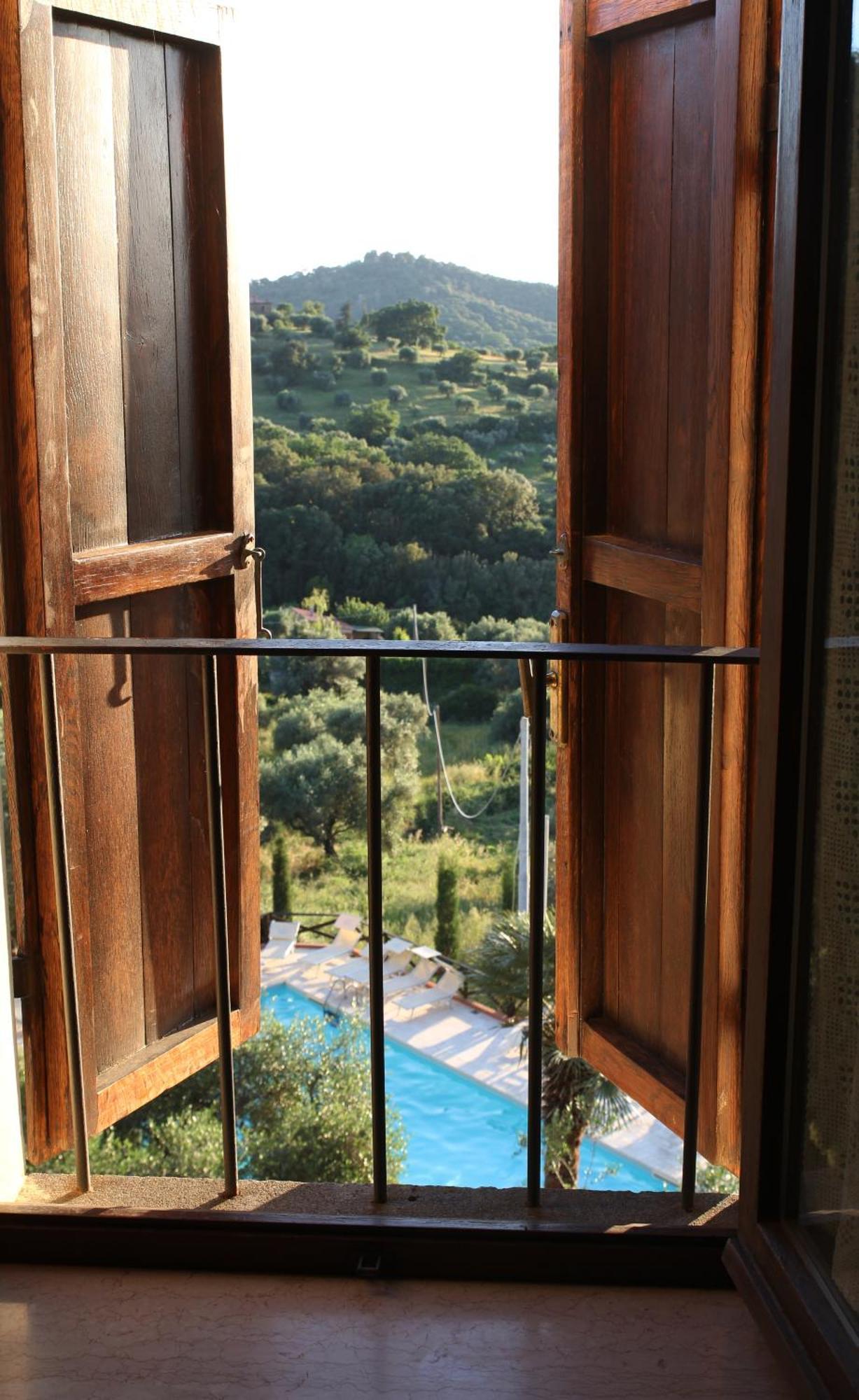 Madonna Del Poggio Cav Aparthotel Scarlino Buitenkant foto