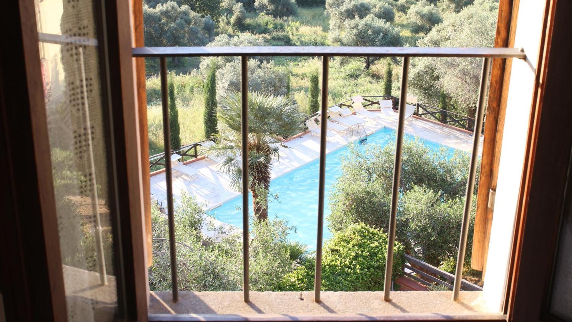 Madonna Del Poggio Cav Aparthotel Scarlino Buitenkant foto