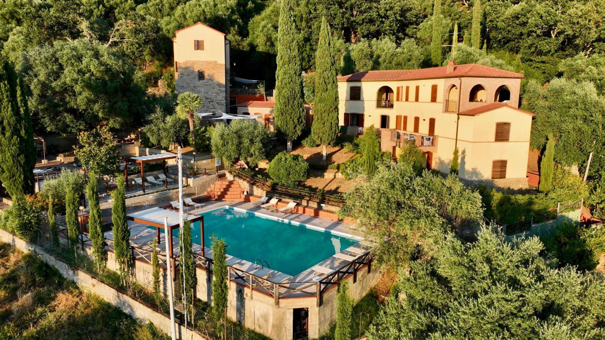 Madonna Del Poggio Cav Aparthotel Scarlino Buitenkant foto