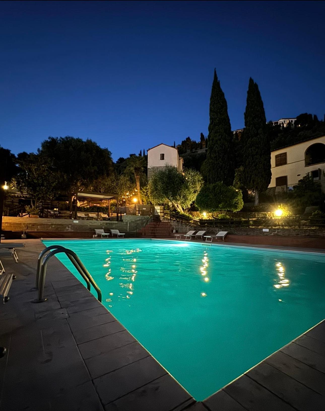 Madonna Del Poggio Cav Aparthotel Scarlino Buitenkant foto