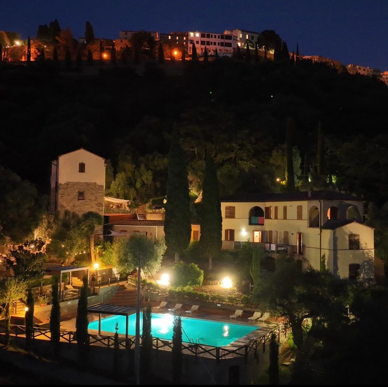 Madonna Del Poggio Cav Aparthotel Scarlino Buitenkant foto