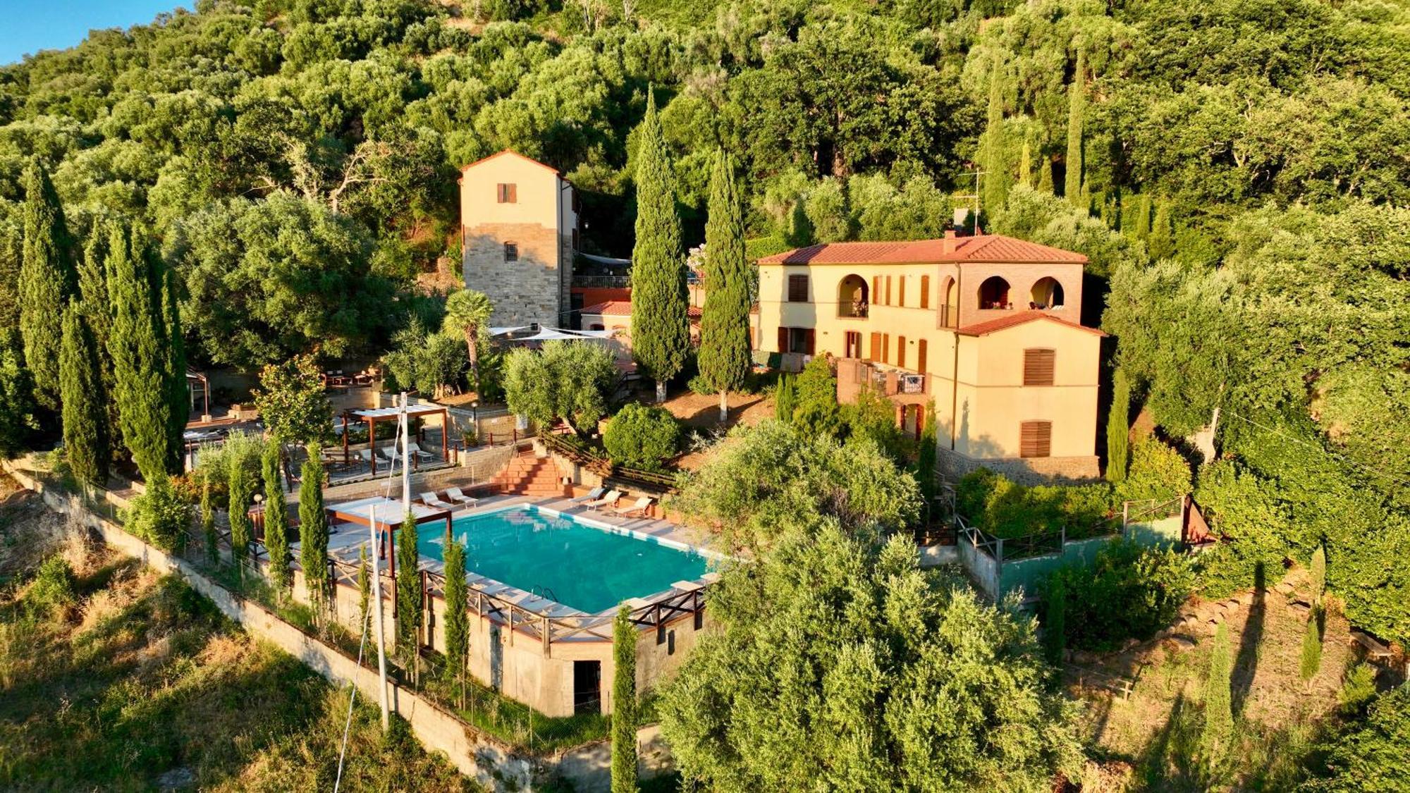 Madonna Del Poggio Cav Aparthotel Scarlino Buitenkant foto