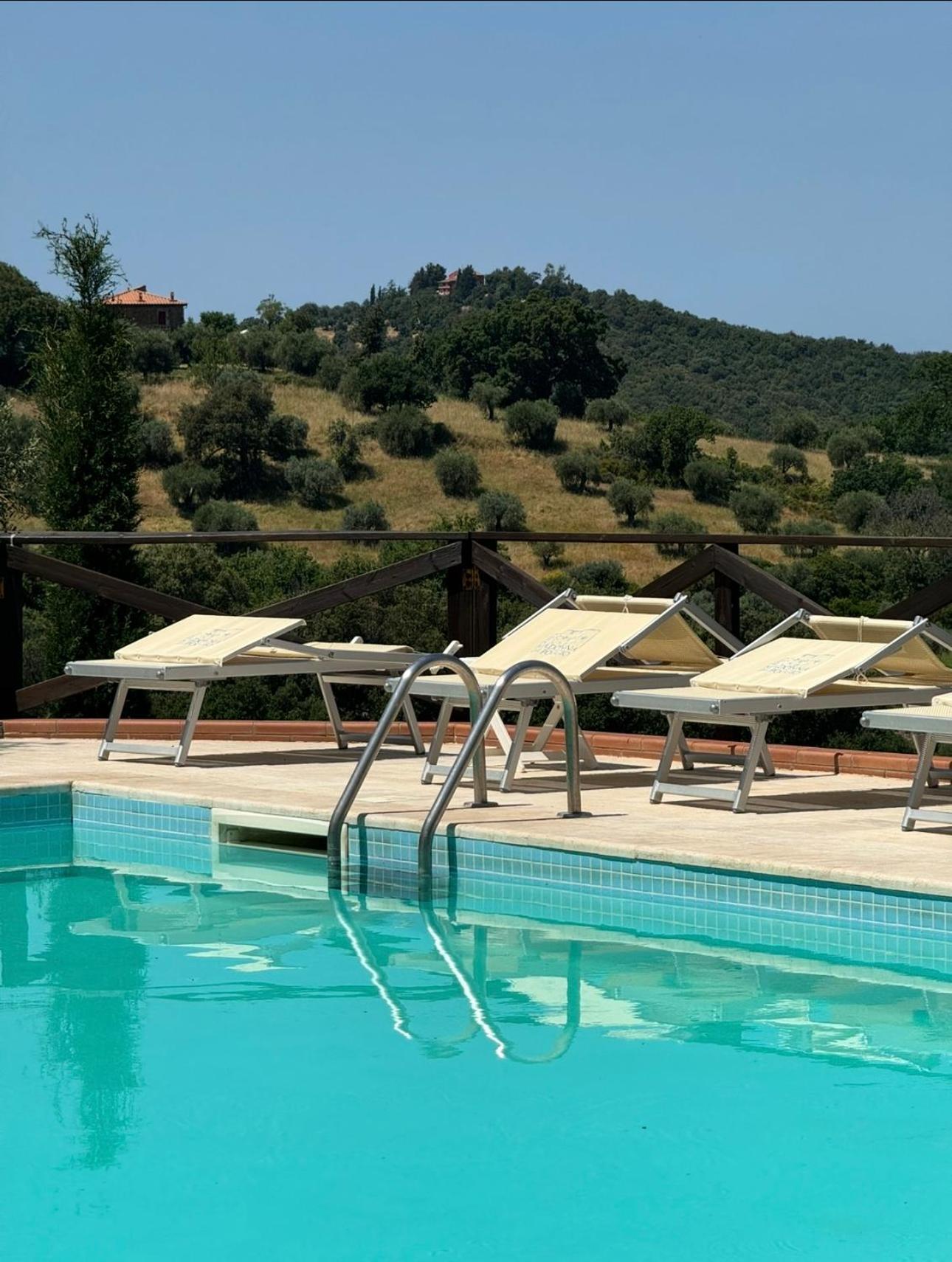 Madonna Del Poggio Cav Aparthotel Scarlino Buitenkant foto